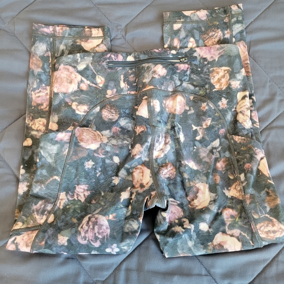Lululemon Speed Up Crop *21" Frosted Rose Multi Size 4 EUC - Picture 5 of 8